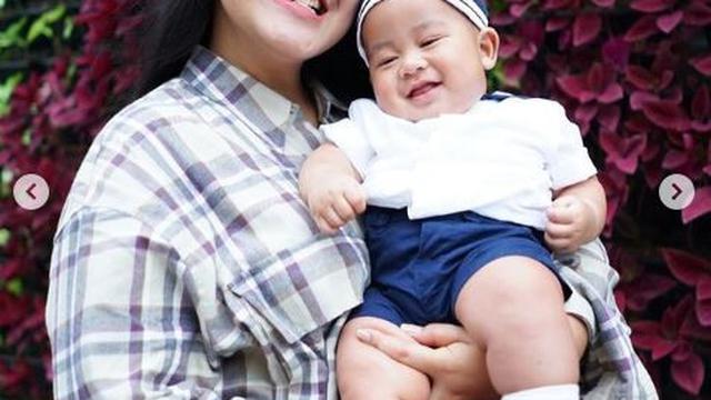 Potret Terbaru Cucu ke-4 Jokowi, Pipi Panembahan Al Nahyan Makin Gembil