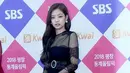 Dan hitam menjadi warna favorit Jennie Blackpink. Ia kerap mengenakan busana warna hitam di berbagai kesempatan. (Foto: instagram.com/jenniekim.indo)