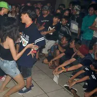 Bikin miris dan elus dada. Sederet foto-foto pesta bocah SD dalam merayakan pergantian tahun ini sungguh seronok dan vulgar!