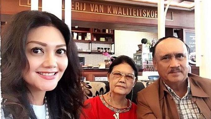 Doa Dan Harapan Bella Saphira Saat Orang Tuanya Ulang Tahun Pernikahan Ke 53