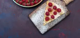 Kamu bisa menyesuaikan bahan, menambahkan topping favorit, hingga bereksperimen dengan berbagai rasa tanpa khawatir gagal karena proses memanggang pada no bake dessert. [Dok/freepik.com/KamranAydinov]