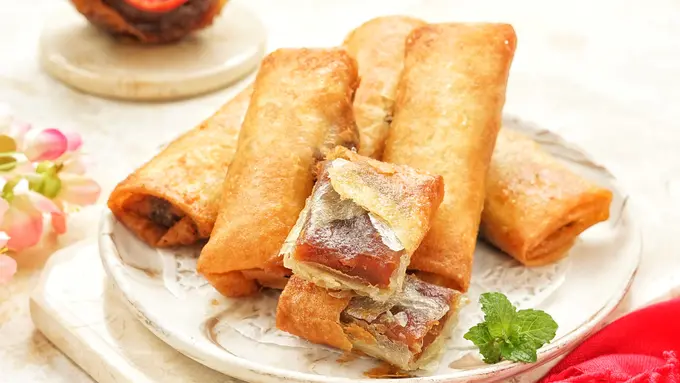 lumpia kue keranjang