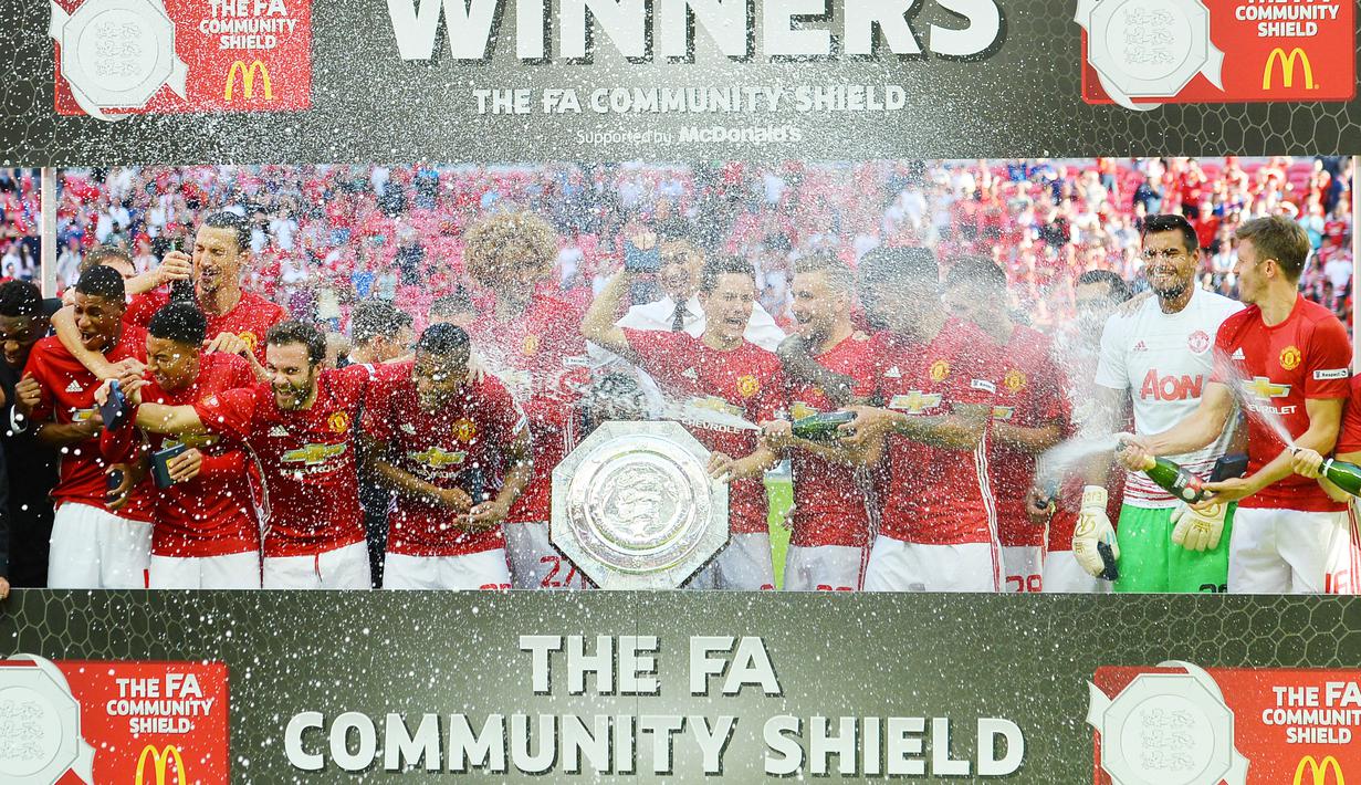 Manchester United menjadi klub dengan koleksi gelar terbanyak di ajang Community Shield. Secara keseluruhan, Tim Setan Merah telah mengoleksi 21 gelar juara. (AFP/Glyn Kirk)