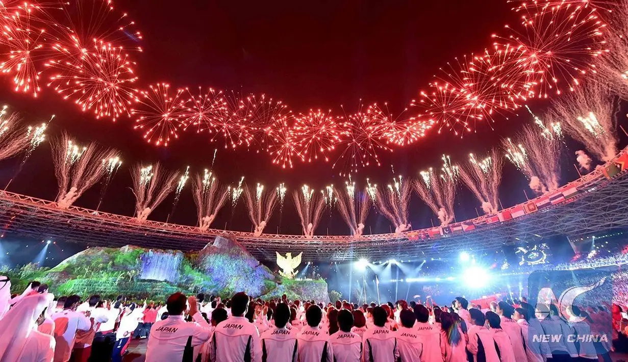 Kembang api pun membuat acara yang sudah meriah terlihat lebih megah. (twitter/syono_)