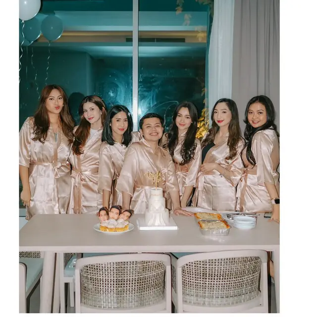 6 Potret Bridesmaids Salshabilla Adriani