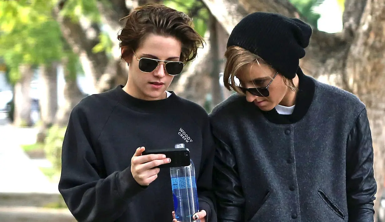 Tak hanya itu saja, yang lebih mengejutkannya lagi Alicia Cargile sudah bergelut di bidang industri Tv dan film sejak tahun 2009. Ia bekerja sebagai pembuat konten iklan online dan membantu perekrutan staff. (Dailymail)