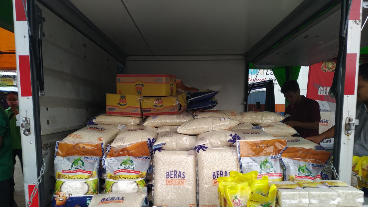 Operasi pasar Perum Bulog di Jakarta