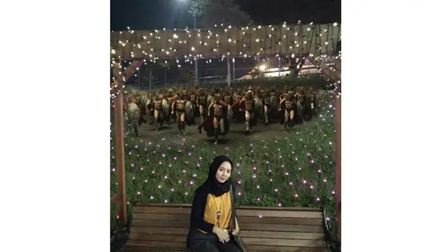 Wanita Ini Minta Fotonya Diedit Agar Tak Terlihat Jomblo, 7 Hasilnya Bikin Geleng Kepala