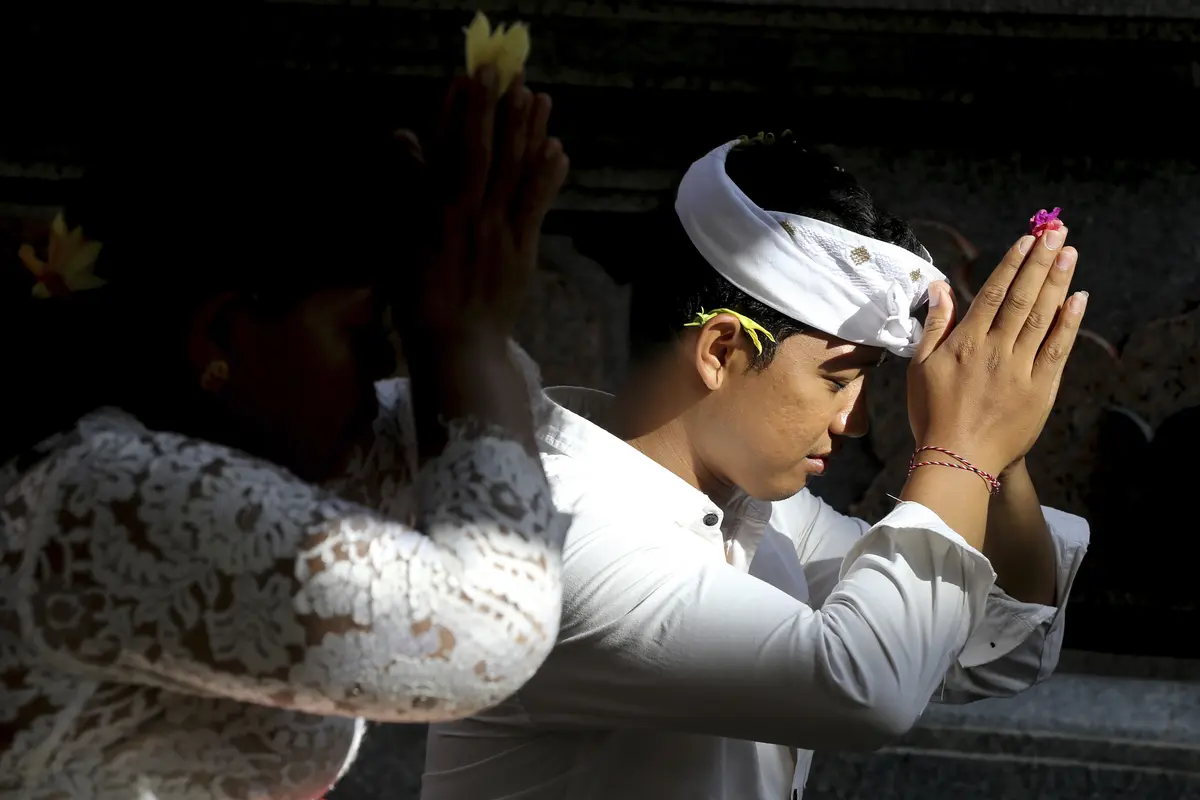 HARI RAYA GALUNGAN DI BALI