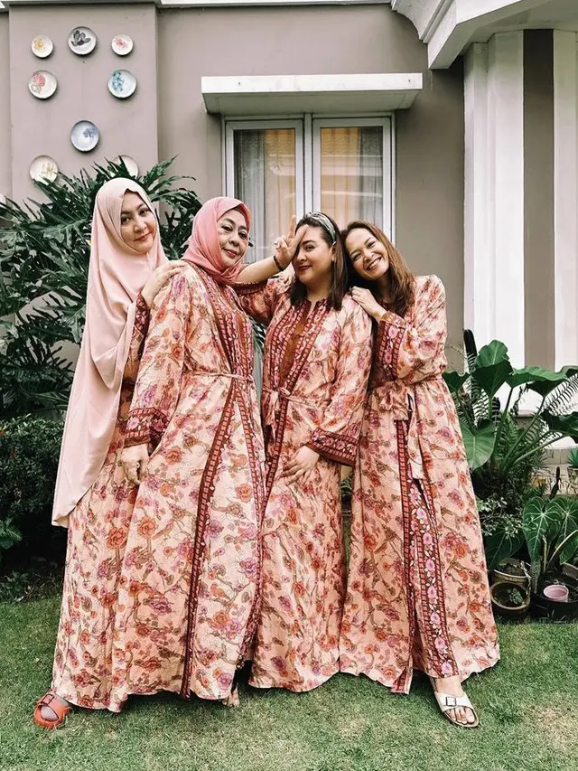 Potret Audy Item yang Baru Merayakan Ulang Tahun ke-40, credit: @audyitem