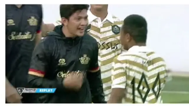 Iko Uwais Di-sliding