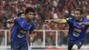 Striker Arema FC, Nur Hardianto, merayakan gol yang dicetaknya ke gawang Persija Jakarta pada laga Shopee Liga 1 di SUGBK, Jakarta, Sabtu (3/8). Persija bermain imbang 2-2 atas Arema. (Bola.com/Yoppy Renato)