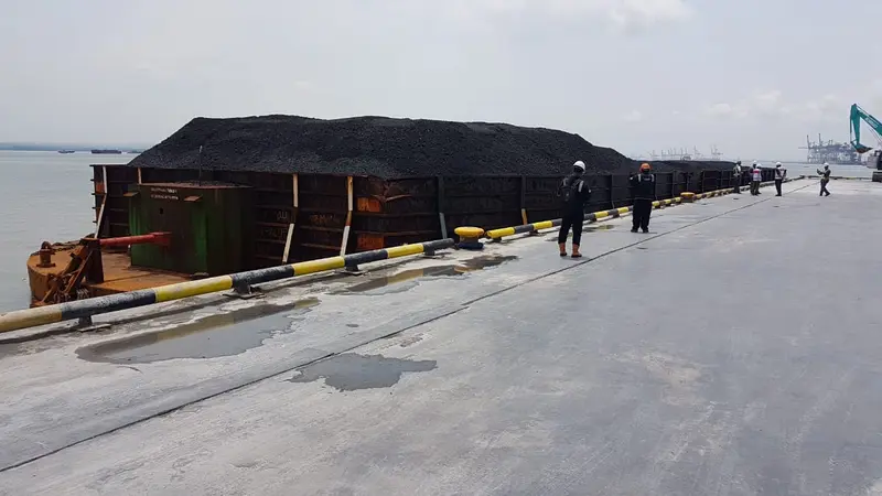 Layani Jasa Sandar Bongkar Kapal Batu Bara Dalam Negeri, Pelindo III Operasikan Terminal Semen Indonesia Group