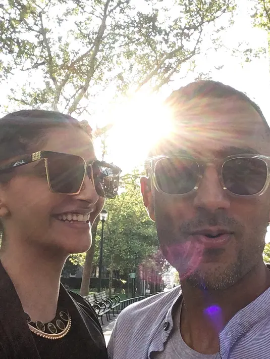 Aktris cantik kelahiran 9 Juni 1985 ini memang tidak secara terang-terangan mengungkapkan jalinan asmaranya dengn Anand Ahuja. (Foto: instagram.com/anandahuja)