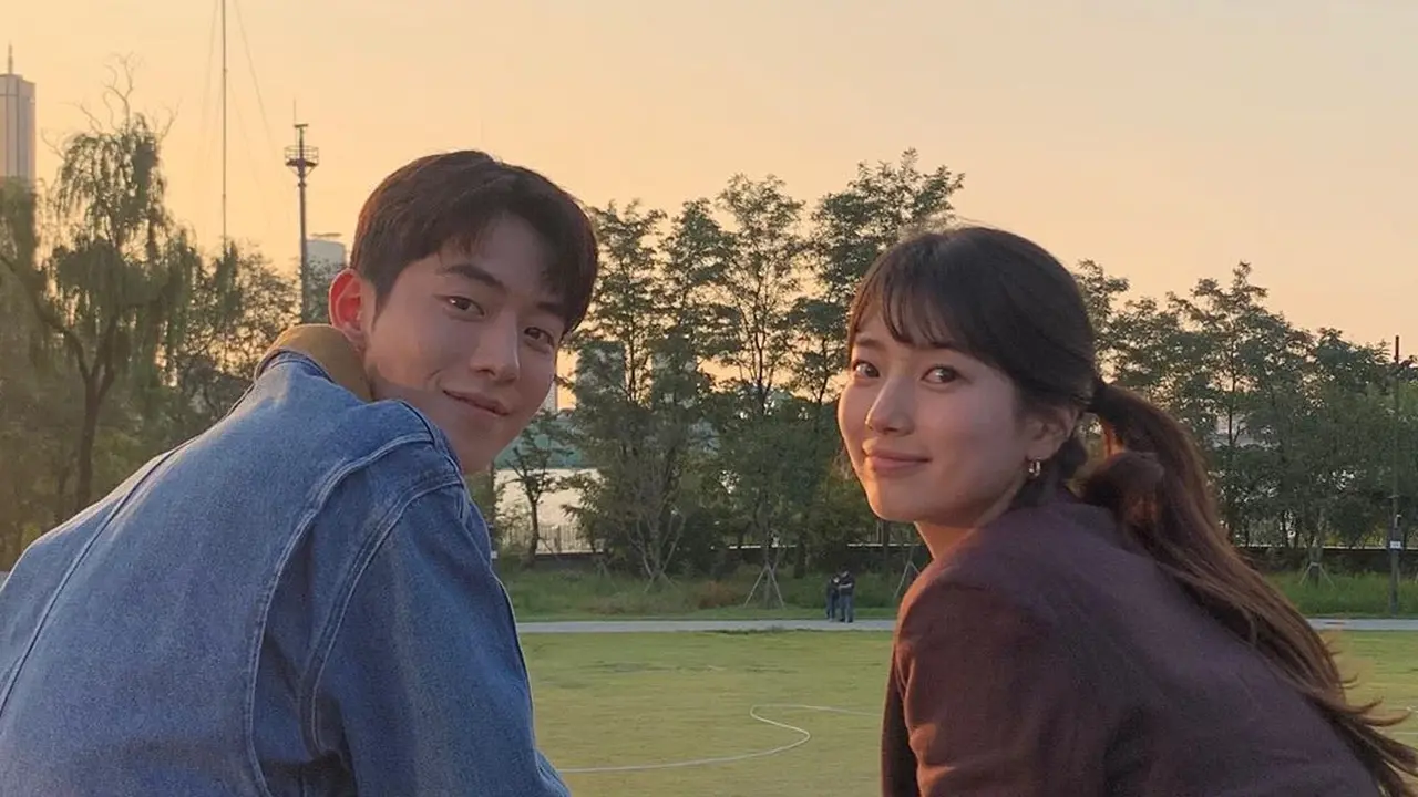 7 Potret Akrab Suzy dan Nam Joo Hyuk di Balik Layar Drama Start-Up, Curi Perhatian