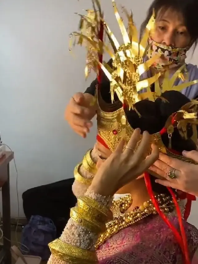 6 Pesona Tara Basro Dandan Pakai Busana Tradisional, Curi Perhatian