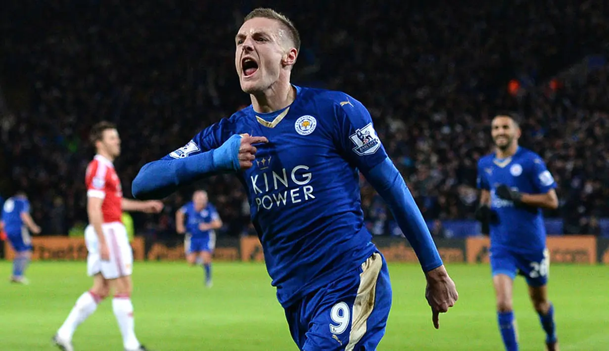 Leicester City harus tergusur dari puncak klasemen usai bermain imbang kala menjamu Manchester United. (AFP Photo/Oli Scarff)
