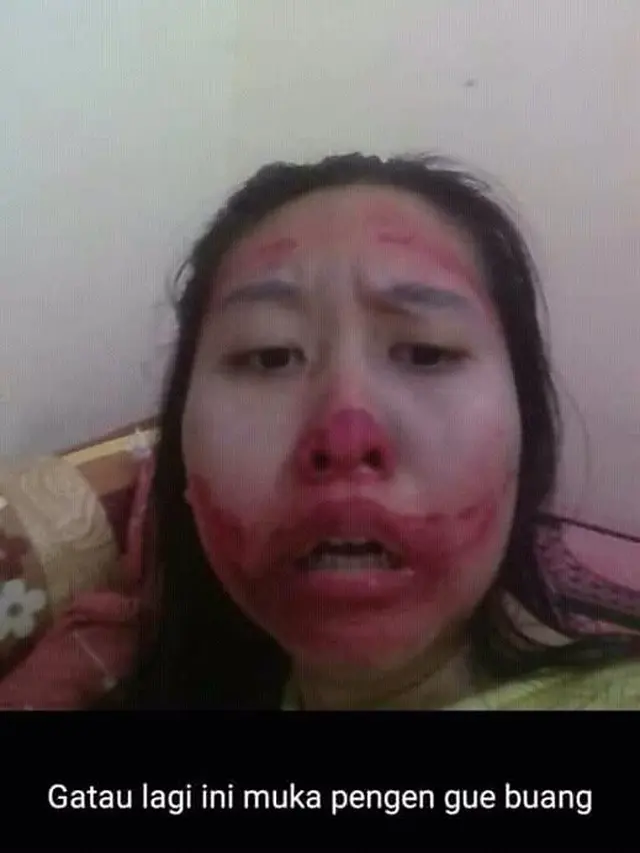 Kocak, Cewek Ini Makeup Seperti Joker Ujungnya Malah Nyesel