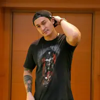 Aktor asal Malaysia Miller Khan hingga kini belum memikirkan untuk menikah. Padahal, usia Miller kini telah berusia 30 tahun. Pemeran sinetron Surga Yang Ke 2 itu masih fokus kariernya. (Nurwahyunan/Bintang.com)