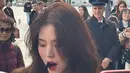 Potret wajah asli Han So Hee hasil tangkapan kamera ponsel penggemar sukses banjir pujian. Beberapa netizen menyebut bahwa visual Han So Hee tersebut tidak masuk akal hingga bak keluar dari manhwa. Bagaimana menurutmu, Sahabat Fimela?  [Foto:X]