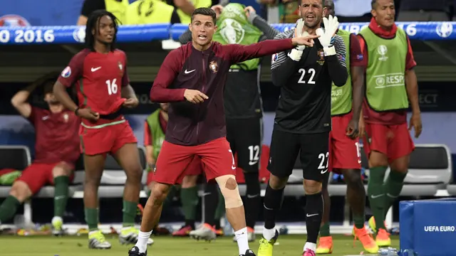 Momen Cristiano Ronaldo Jadi Asisten Pelatih Dadakan Portugal