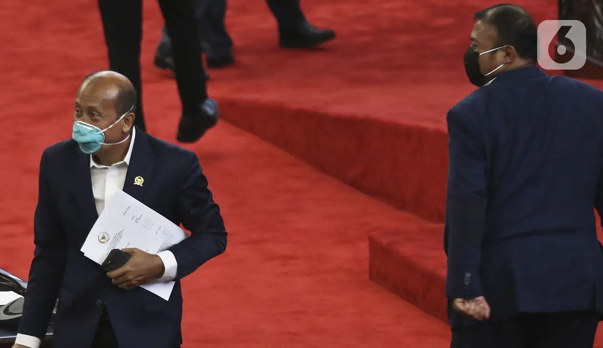 Sejumlah anggota DPR saat mengikuti Rapat Paripurna Pembukaan Masa Sidang III Tahun 2019-2020 di Kompleks Parleman, Jakarta, Senin (30/3/2020). DPR tetap menggelar Rapat Paripurna di tengah pandemi virus corona COVID-19. (Liputan6.com/Johan Tallo)