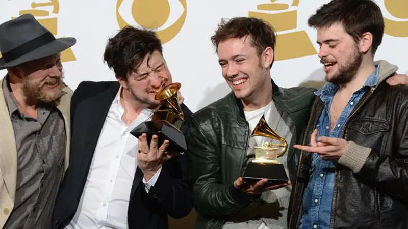 Mumford & Sons terbentuk Desember 2007 di Inggris. 2013 lalu, mereka memenangkan Grammy Awards untuk kategori Album of The Year dengan albumnya, Babel, serta Best British Group dalam ajang BRIT Awards.