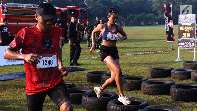 Semangat Peserta Lewati Berbagai Rintangan Komando Warriors