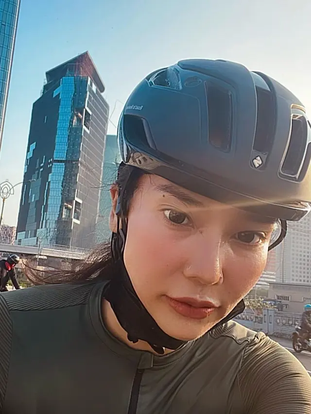 Hobi Traveling, Ini 6 Potret Terbaru Mey Chan Eks Duo Maia yang Kian Menawan
