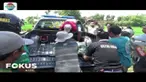Seorang pria paruh baya ditemukan tewas di tengah sawah di Ngawi. Diduga, korban tewas tersetrum saat hendak mencuri kabel listrik milik PLN.
