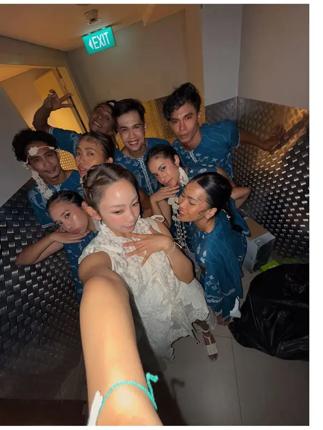 6 Gaya Outfit Dita Karang saat Debut Runway di JFW 2026, Memukau Penuh Makna
