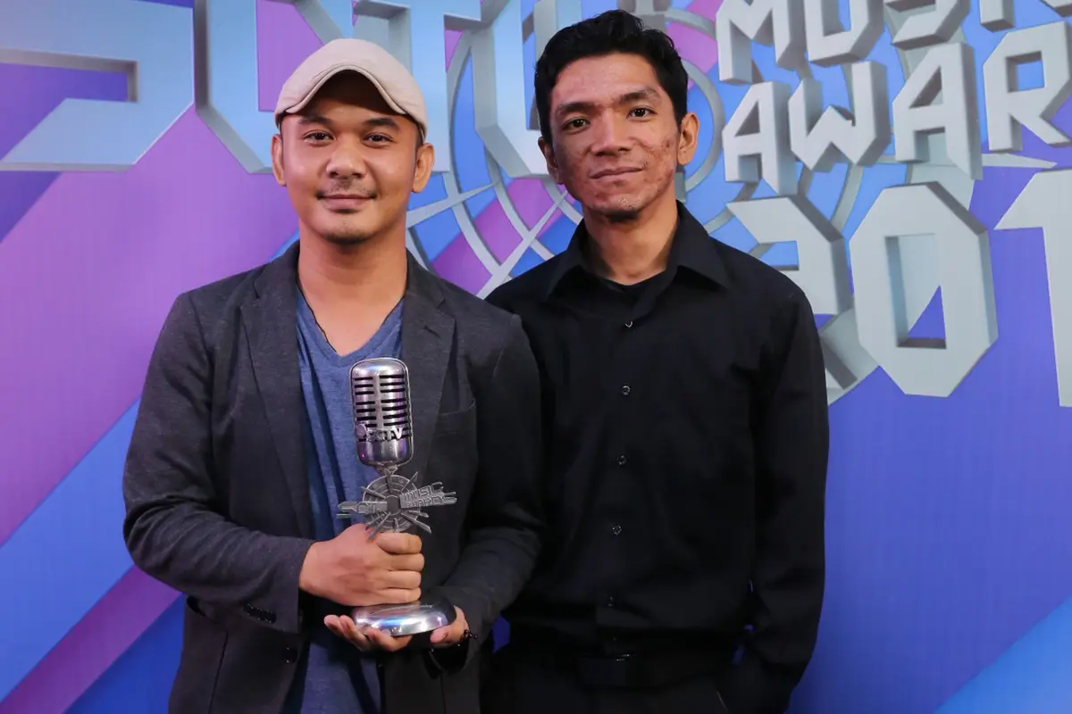 [Bintang] Payung Teduh