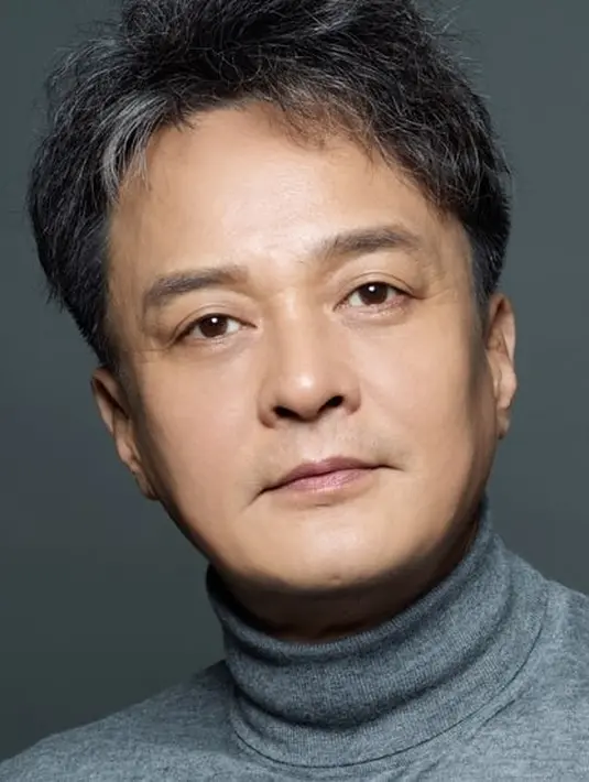 "Akhir kata, aku minta maaf kepada Universitas Cheongju dan para siswa jurusan teater yang masih mengabdikan dirinya untuk seni," tutup Jo Min Ki. (Foto: Soompi.com)