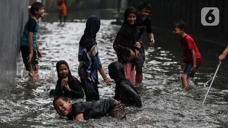 Banjir Rendam Permukiman Warga di Kebayoran Baru