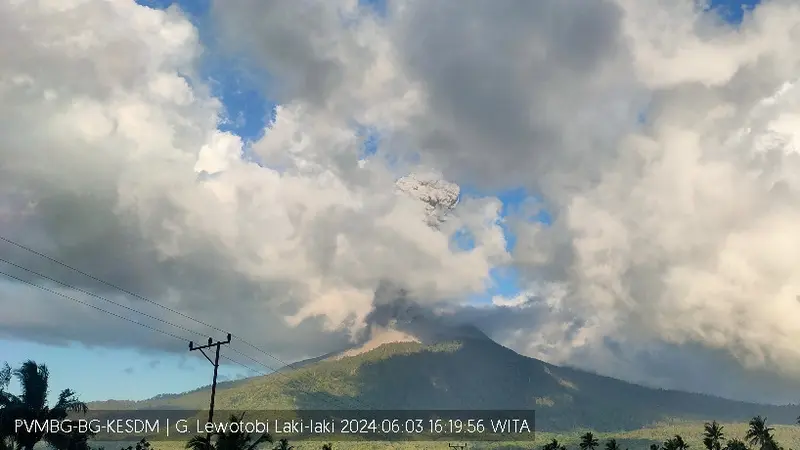 Gunung Lewotobi Laki-laki