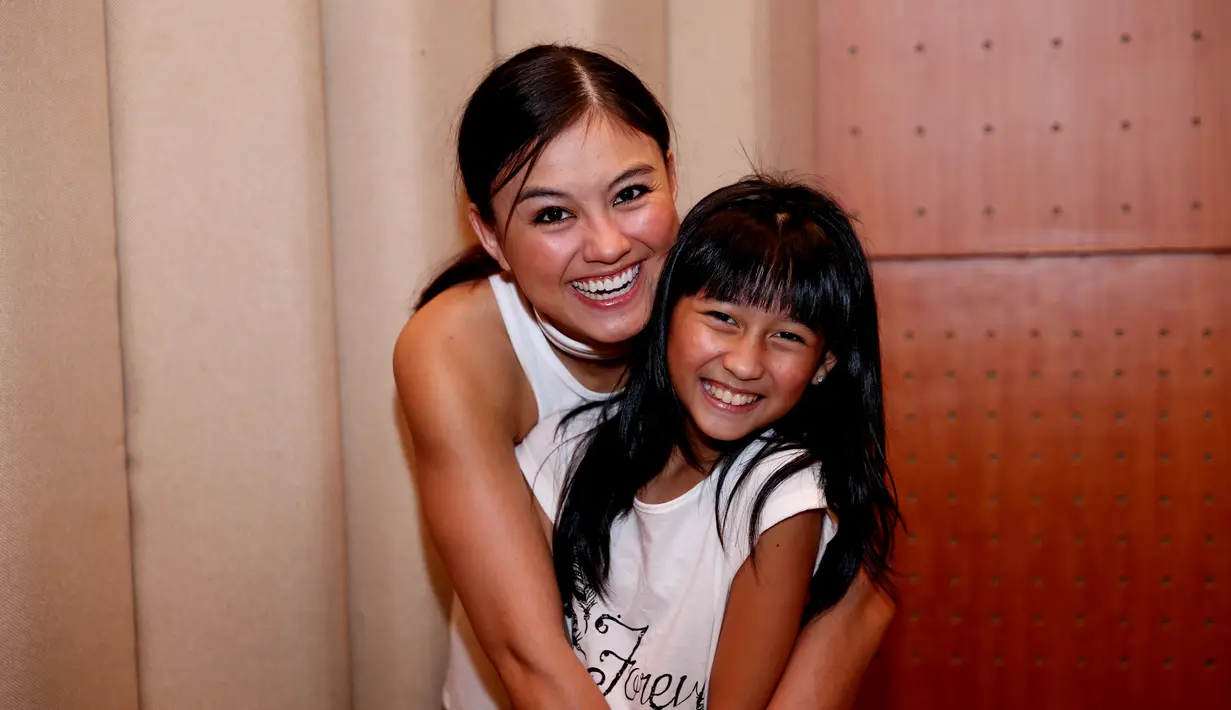 Agnez Mo bersama sang keponakan Chloe X. (Foto: WImbarsana/Bintang.com)
