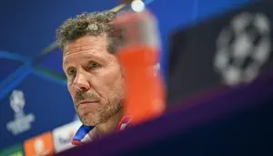 Diego Simeone Bela Michael Carrick usai MU Tunduk 0-2 dari Atletico