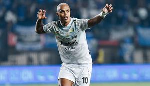 Wiliam Marcilio mencetak gol untuk Persib Bandung ke gawang Dewa United dalam laga lanjutan Piala Presiden 2025 di Stadion Si Jalak Harupat, Bandung, Selasa (8/7/2025). (Dok. Persib).