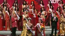Iris Mittenaere pun hadir di atas panggung megah itu berdampingan bersama Puteri Indonesia 2017, Bunga Jelitha Ibrani. Penampilannya tadi malam sungguh memukau dan aura cantiknya pun terpancar. (Nurwahyunan/Bintang.com)