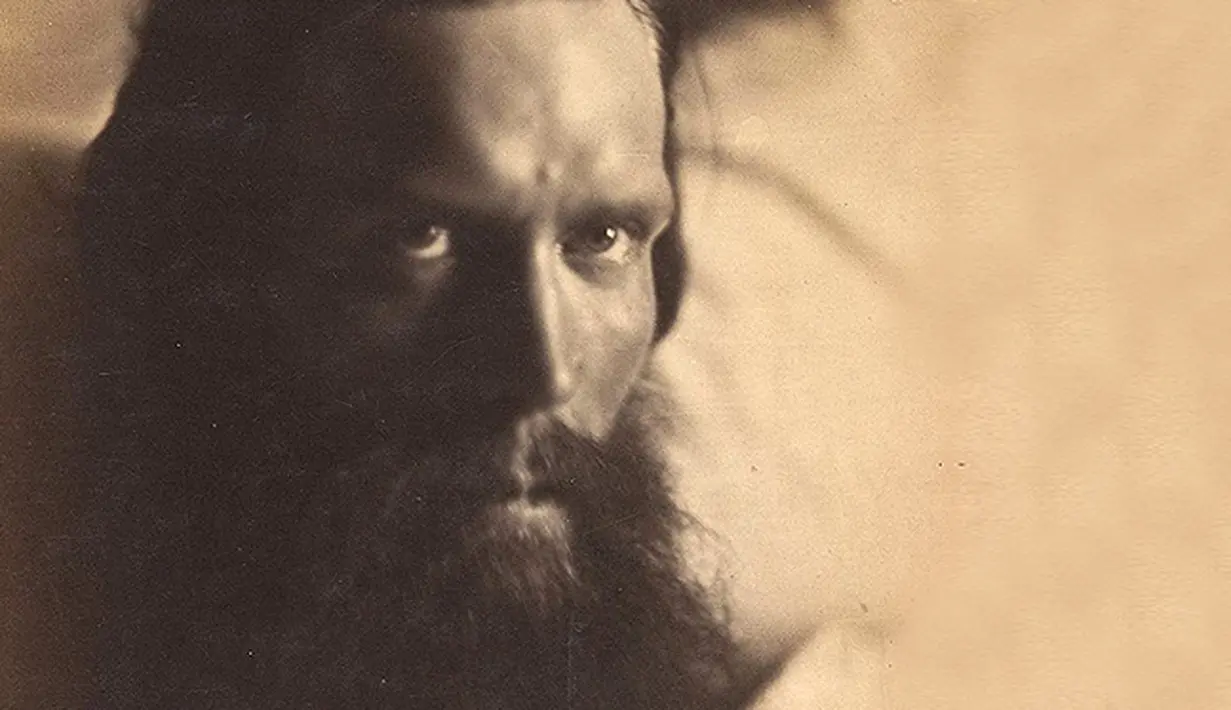 Philip Stanhope Worsley, penyair lulusan Oxford yang diabadikan oleh Cameron pada tahun 1866. Worsley meninggal karena TBC pada usia tiga puluh tahun. (Julia Margaret Cameron/Museum of Art/wwn)