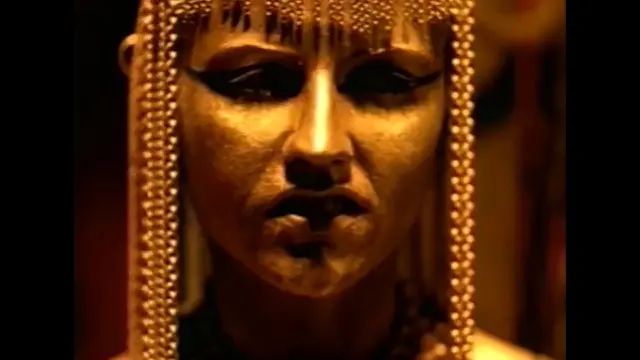 Cuplikan video musik The Cranberries - Zombie