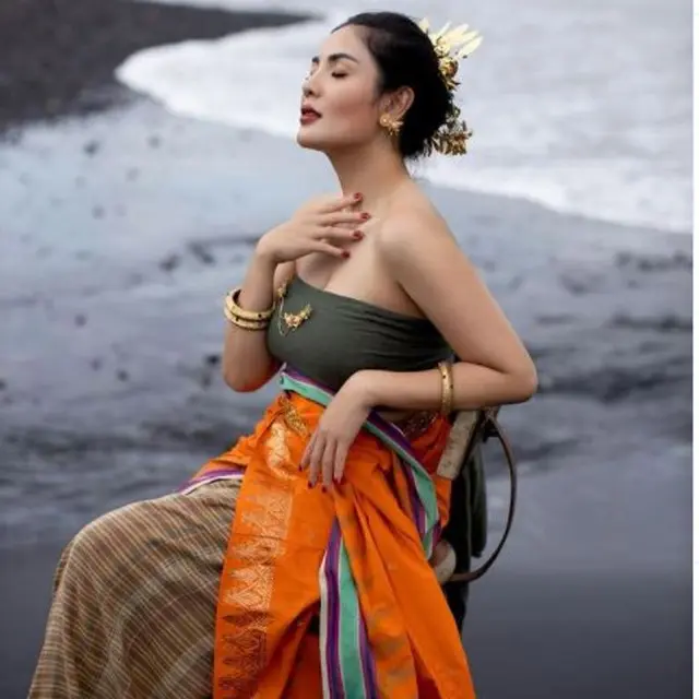 Nindy Ayunda Unggah Foto Pakai Baju Tradisional dengan Kalimat Menyentuh