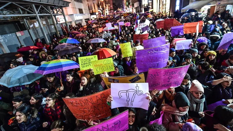 Women's Day, Ribuan Kaum Hawa Turun ke Jalanan Kota di Turki