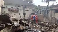 Di antara orang yang tewas dalam kebakaran di pabrik keripik itu diduga adalah tamu para pekerja. (Liputan6.com/Zainul Arifin)