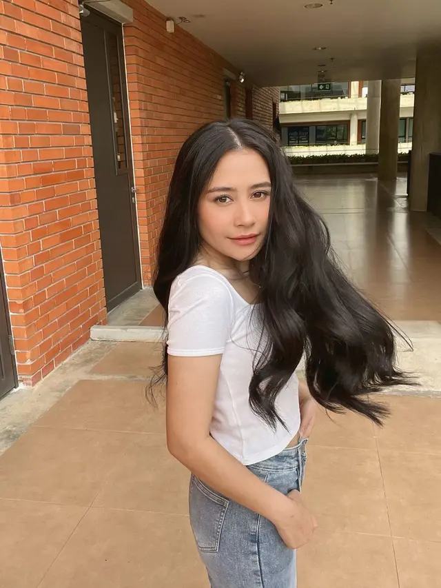 Prilly Latuconsina (Instagram/prillylatuconsina96)