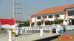 Citizen6, Sidoarjo: Dalam amanat Panglima TNI Laksamana TNI Agus Suhartono yang dibacakan oleh Pasops Denma Pasmar-1 mengatakan upacara bendera tujuh belasan kali ini istimewa,karena dilaksanakan di penghujung bulan suci Ramadan. (Pengirim: Budi Abdillah)