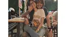 Tak sedikit netizen yang dibuat baper dengan interaksi pasangan sedang dimabuk asmara ini. Bikin gemas, ya! (instagram.com/bojes.official)