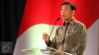 Menkopolhukam Wiranto memberikan sambutan saat acara Pertemuan Nasional - 1 Legislatif dan Eksekutif Partai  Golkar di Jakarta, Senin (26/9). Acara dihadiri tokoh golkar Akbar Tandjung, Aburizal Bakrie, Nurdin Halid. (Liputan6/JohanTallo)