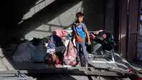 Tangis Anak Gaza, Terpaksa Hancurkan Layangan Kesayangan karena Israel