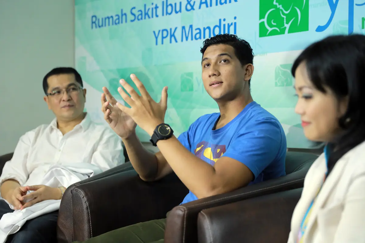 [Bintang] Adra Naff Temani Tantri Kotak Melahirkan
